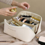NEW MAKE-UP BAG - Image 4