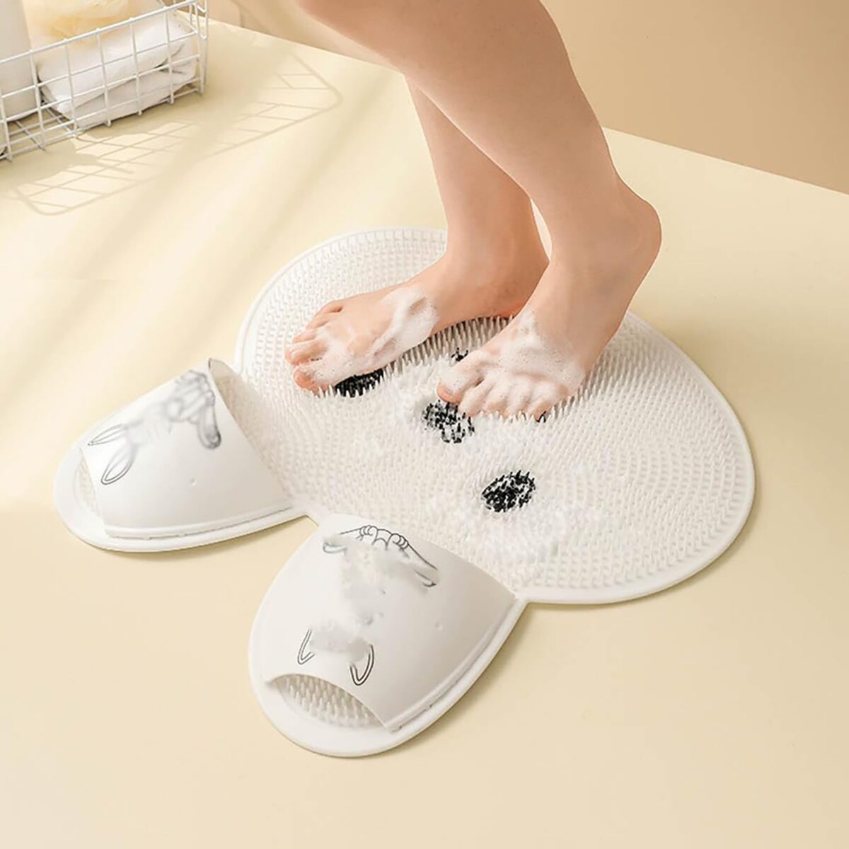 RABBIT ANTI SLIP BATHING SCRUBBER - Image 2