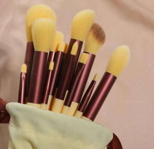 makeup-brush.jpg